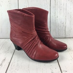 Cobb Hill New Balance Red Leather Heel Bootie Sz 8